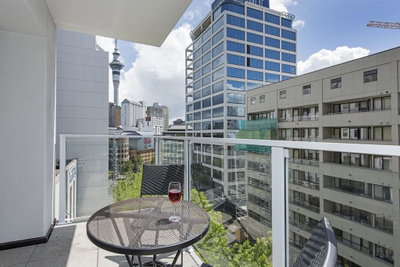 PARIS Haven Studio Queens Residences, Pool & Gym!