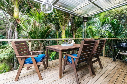 Peace & Harmony - Onetangi Holiday Home - Accommodation New Zealand 1