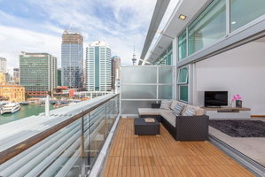 Penthouse apartment with stunning Harbour views