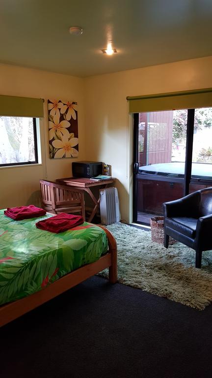 Pohutukawa Coast BnB - Accommodation New Zealand 1