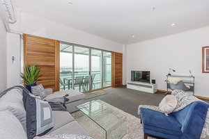Princes Wharf - Absolute Waterfront  Great Views