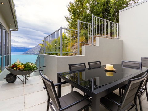Pristine Vista - Queenstown Holiday House - Accommodation New Zealand 2