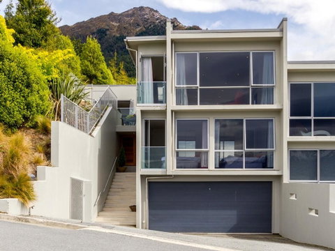 Pristine Vista - Queenstown Holiday House - Accommodation New Zealand 3