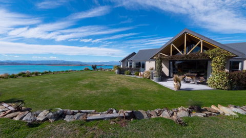Pukaki Lakeside Getaway NZ - Accommodation New Zealand 1