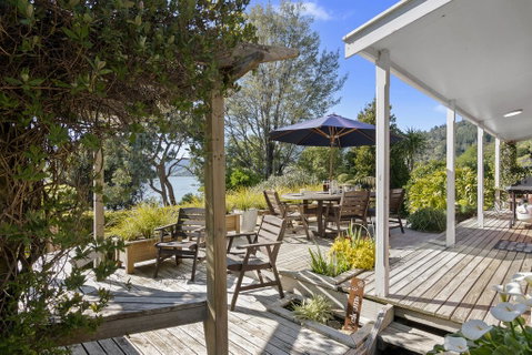 Pukenui Paradise - Havelock Holiday Home - Accommodation New Zealand 1