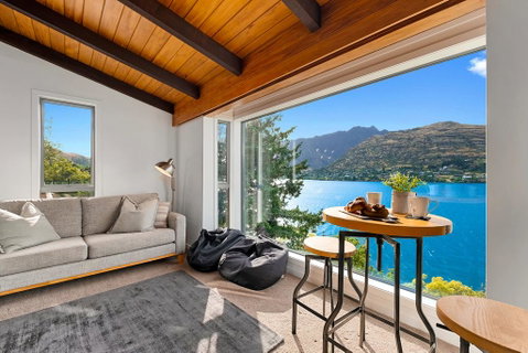 Queenstown Lakefront Dream - Accommodation New Zealand 0