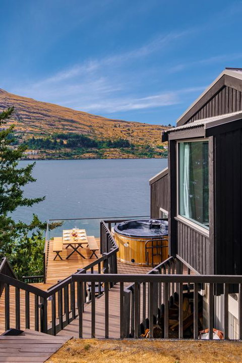 Queenstown Lakefront Dream - Accommodation New Zealand 3