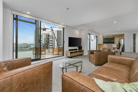 QV Huge Penthouse With Waterview & Parking - 919 - Accommodation New Zealand 1