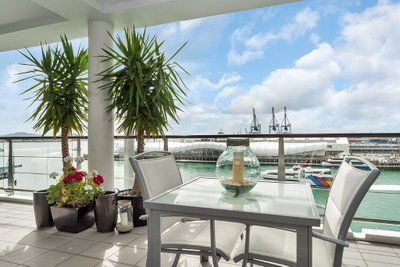QV Upmarket Waterfront Apartment - 787