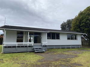 RR by the Waihi Beach Village