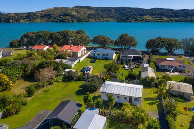 Raglan Beach Retreat - 2 Bedrooms -
