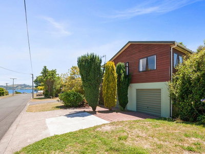 Rainbow Point Gem - Lake Taupo Bach