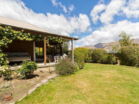 Relax At Wanaka - Wanaka Holiday Home With Wifi - Accommodation New Zealand 3