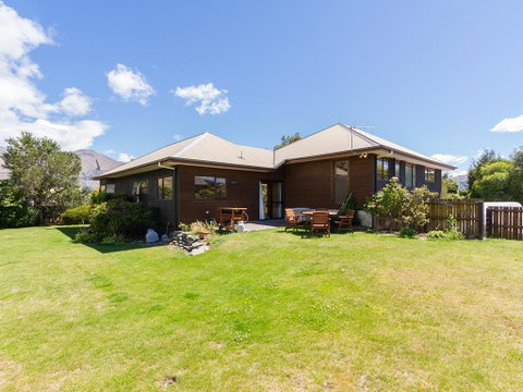 Relax At Wanaka - Wanaka Holiday Home With Wifi - Accommodation New Zealand 0