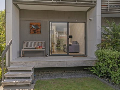Relax Poolside - Whitianga Holiday Apartment