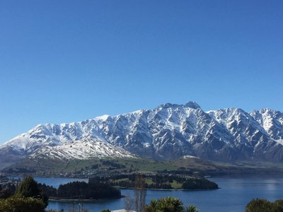 Remarkable Lake View Townhouse Queenstown Hill