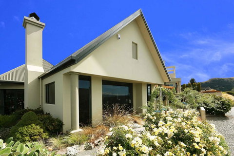 Rifugio - Accommodation New Zealand 0