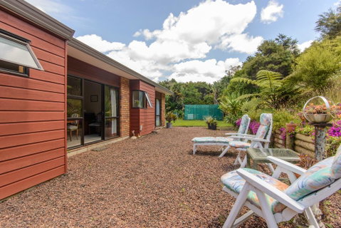 Romantic Vintage Retreat Away In West Auckland - Accommodation New Zealand 1