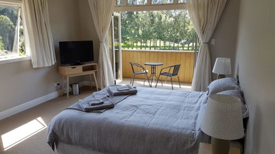 Rural Retreat, Homestay