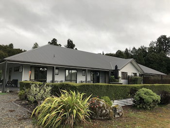 Lake Brunner Longhouse - Accommodation New Zealand 0