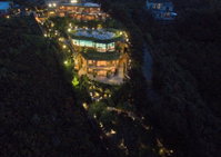 Zenith Boutique Lodge  Spa