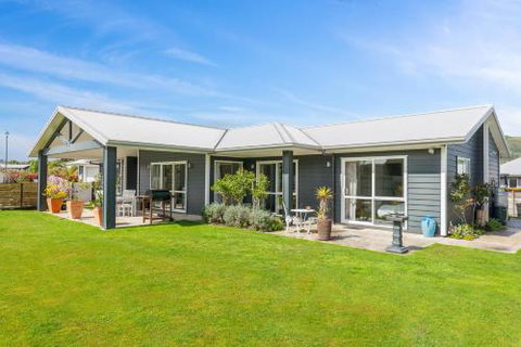 The Best In Blue Kinloch Holiday Home - Accommodation New Zealand 0