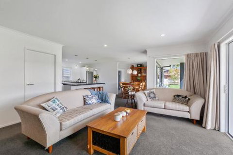 The Best In Blue Kinloch Holiday Home - Accommodation New Zealand 3