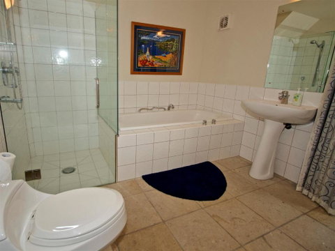 Kauawhi Lodge Acacia Bay Executive Home - Accommodation New Zealand 5