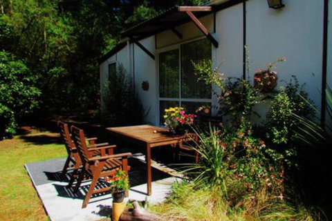 Nut Point Cottage - Accommodation New Zealand 4