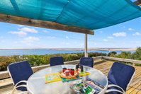 Taste of Paradise with WiFi Mangawhai Heads Holiday Home