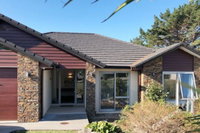 Modern Coastal Home in Golf Course